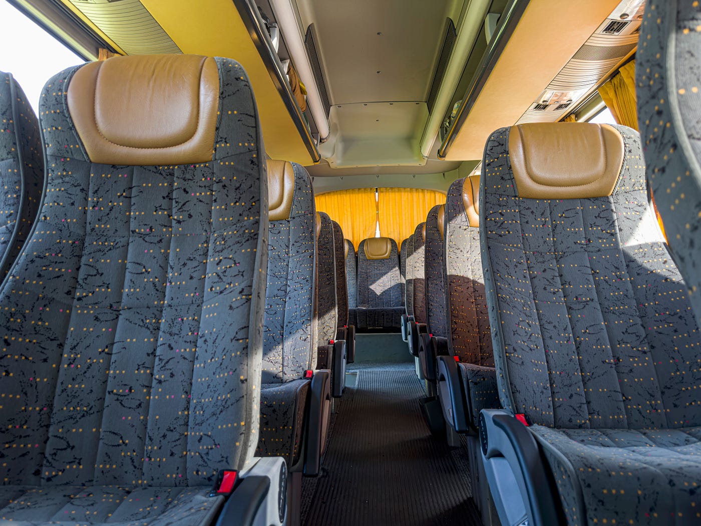 Top Reasons to Choose Luxury Buses for Group Travel in the UAE
