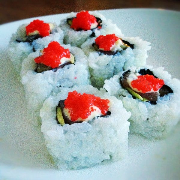 Sushi recept: Uramaki sushi met witte druif en tonijn