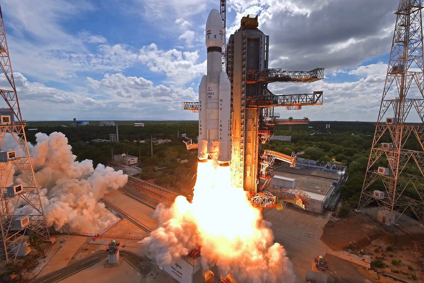 Liftoff of the Moonbound Chandrayaan 3 by an LVM3 rocket. Image: ISRO