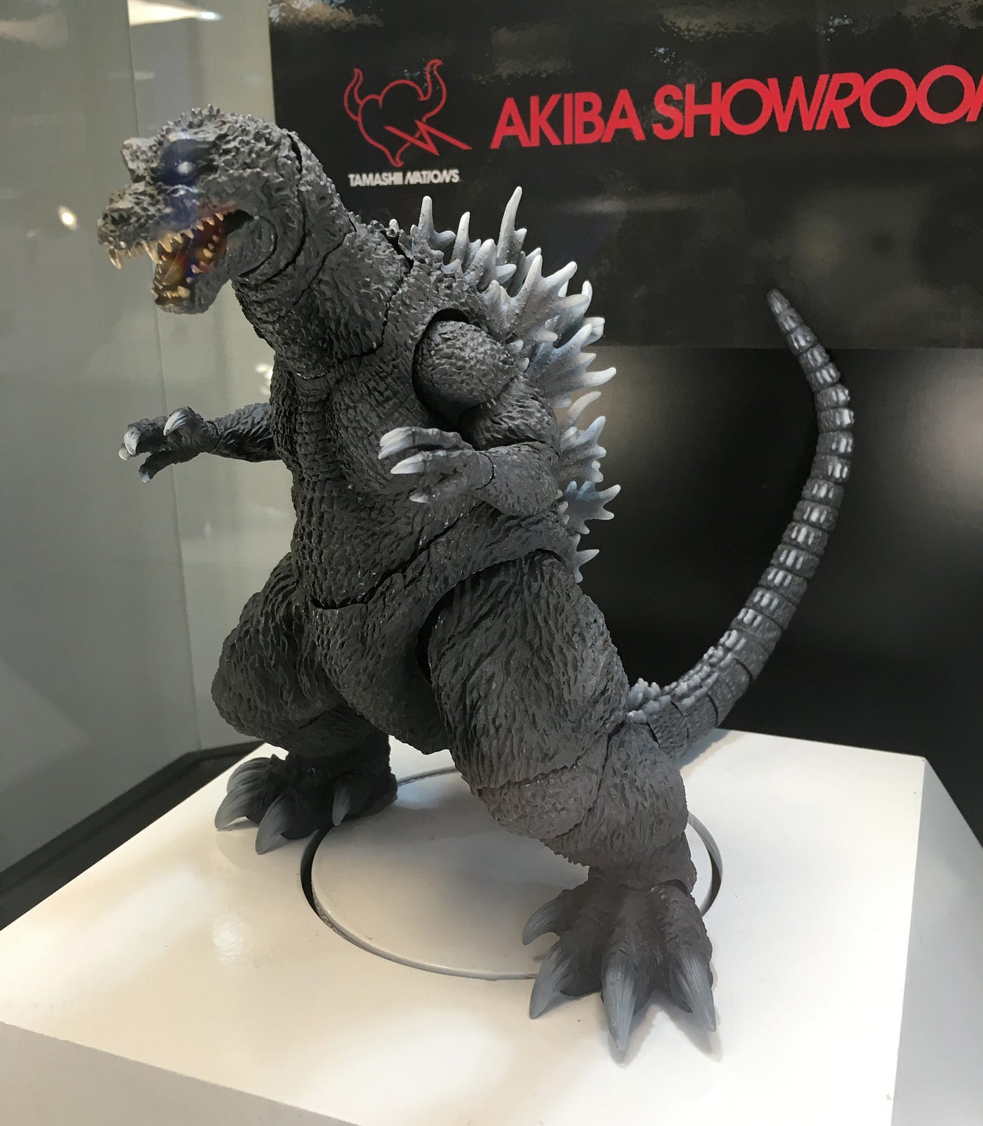 クロさん用 S.H.モンスターアーツ ゴジラ [2001] Amazon.co.jp: バンダイ 魂ウェブ商店 S.H.MonsterArts ゴジラ