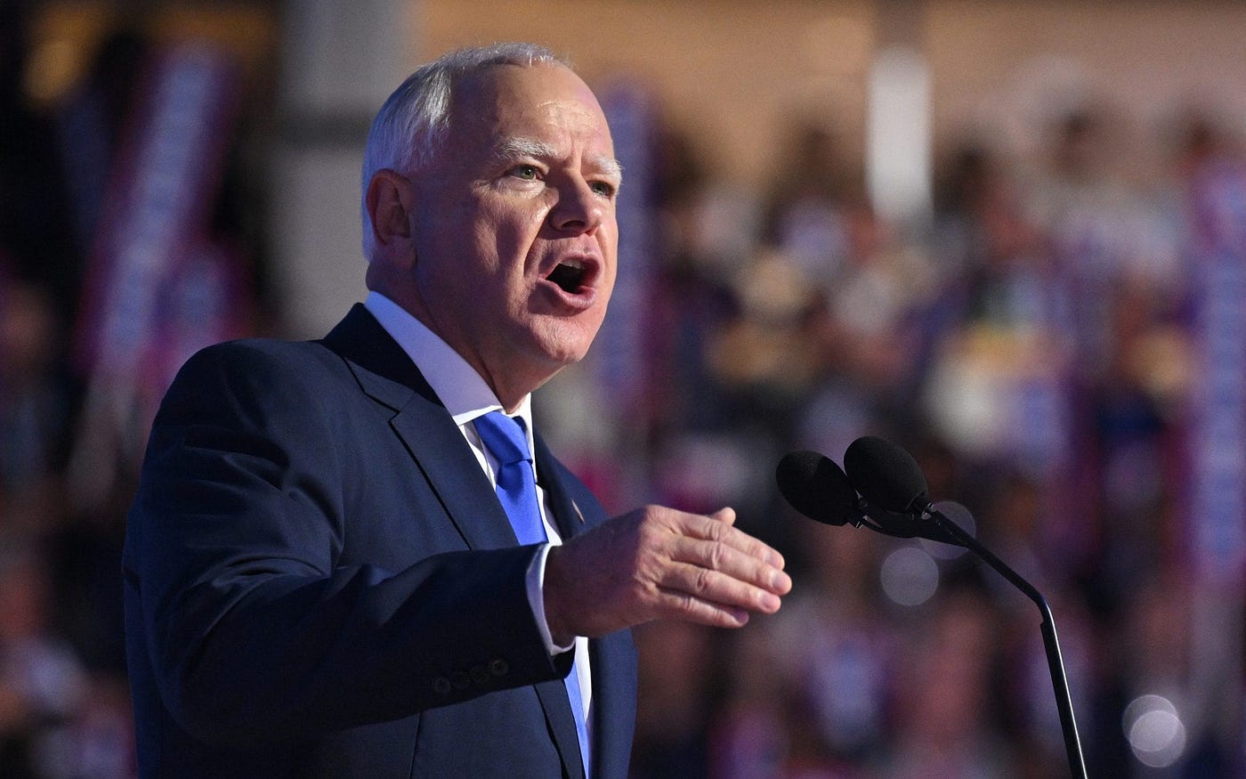 Walz accepts his nomination as Harris’ deputy and pledges to confront Trump’s “dangerous” agenda