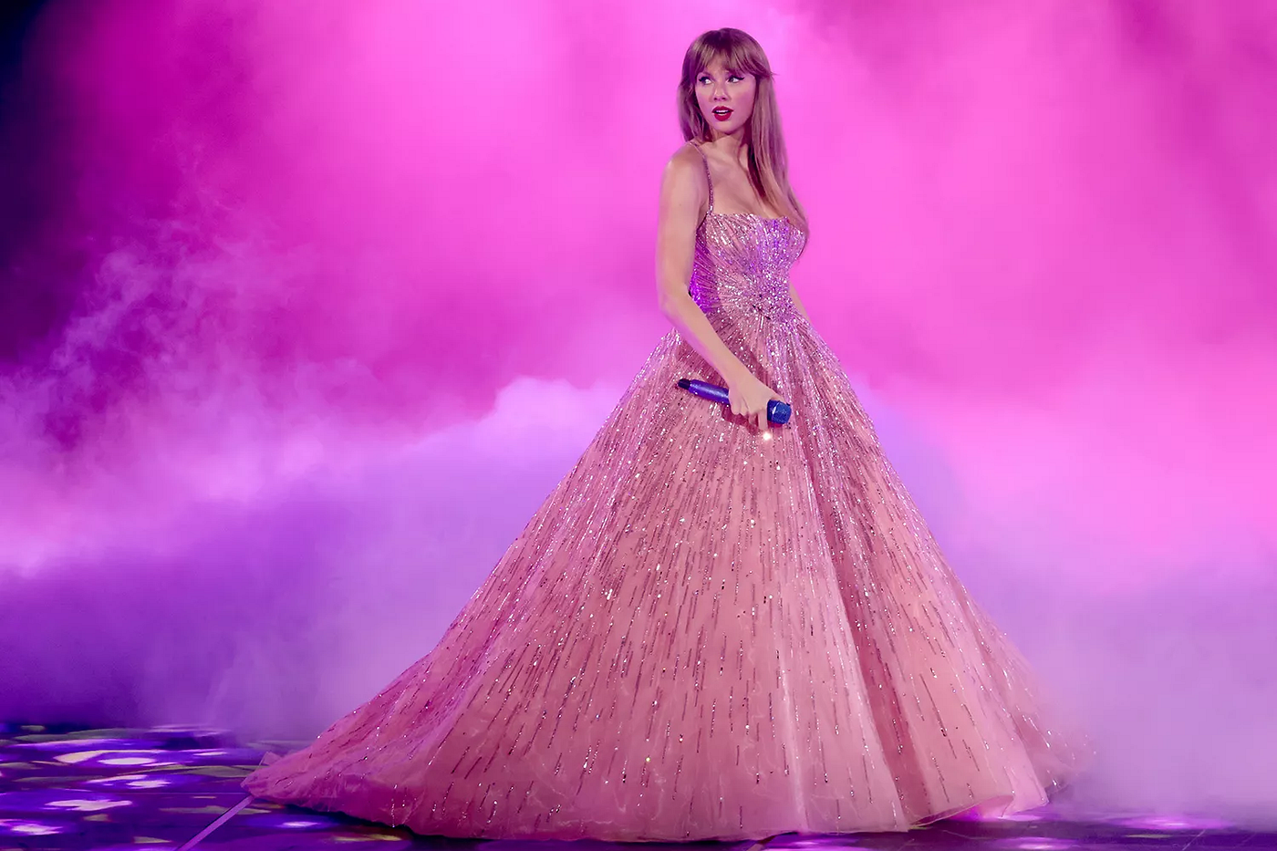 Top 9 best outfits Taylor Swift worn on The Eras Tour (in my opinion) | by  sofi delgado | Medium