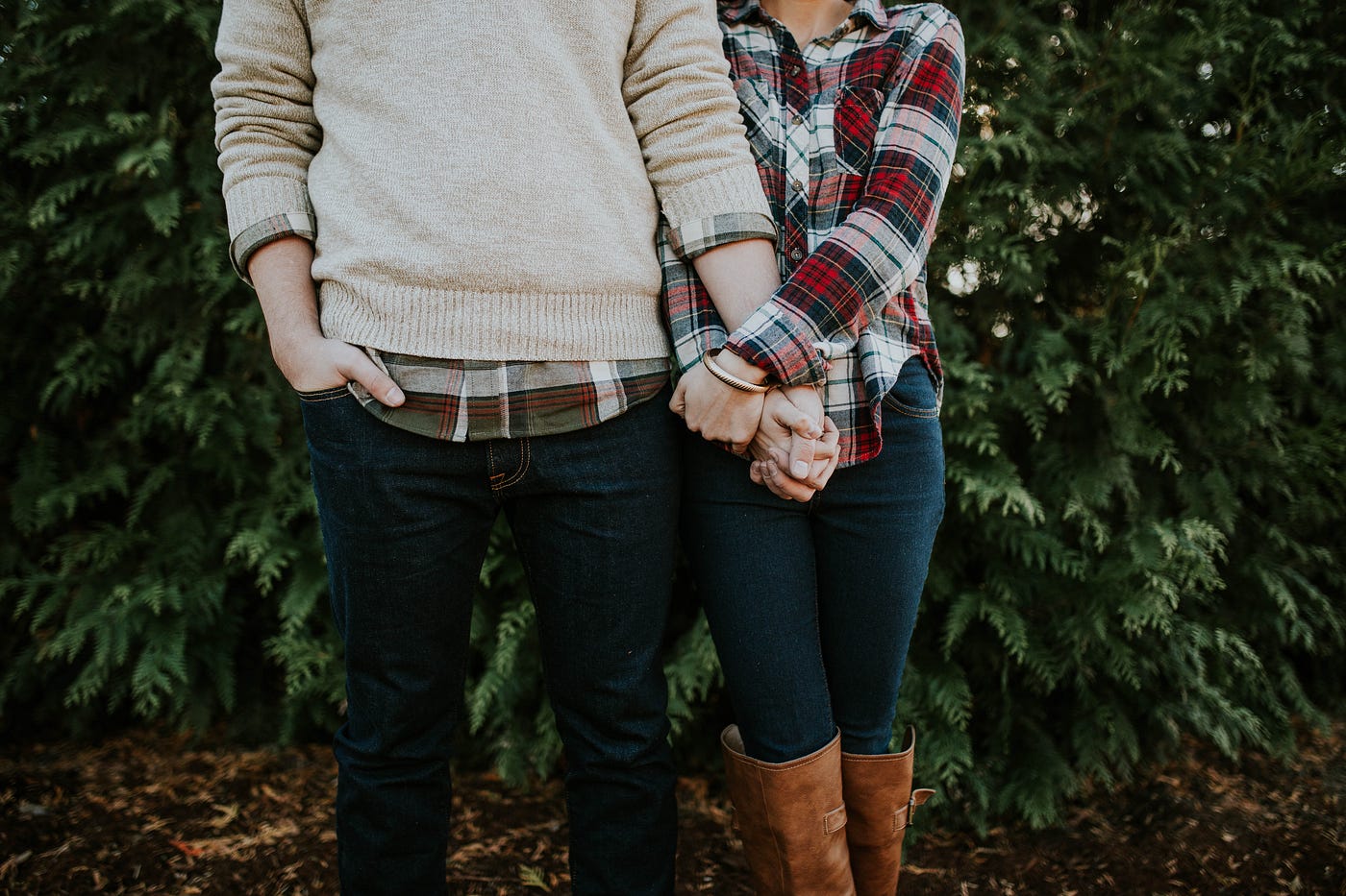 7 Signs of a Controlling Partner photo