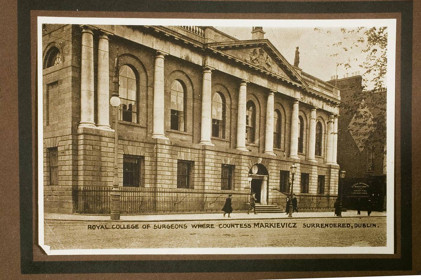 The Royal College of Surgeons overlooked St. Stephen’s Green from the west