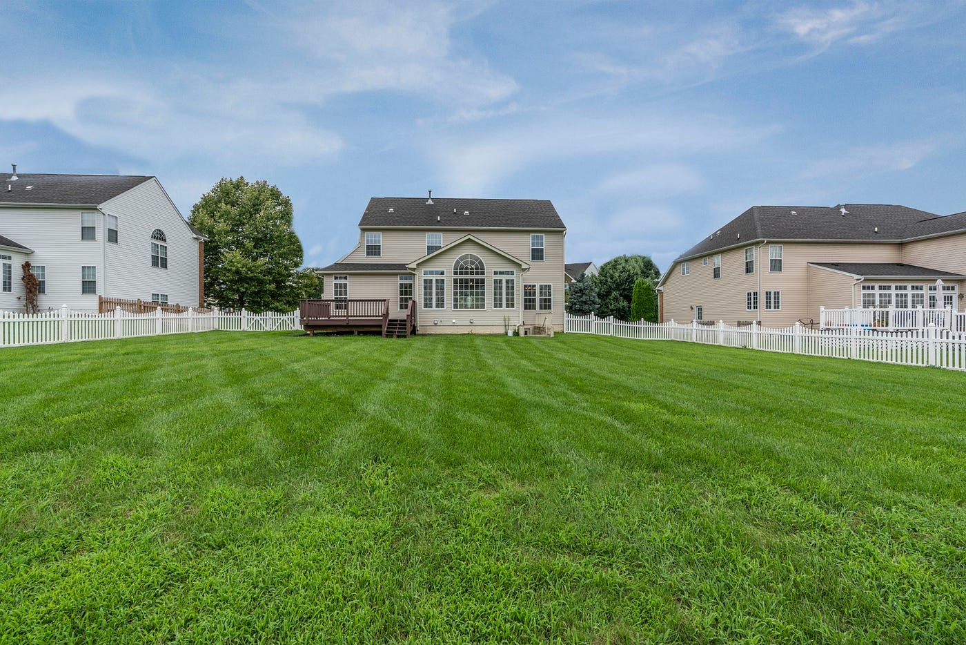 The Biggest Ecology Issue With Your Lawn | by Sam Westreich, PhD | Sharing  Science | Medium