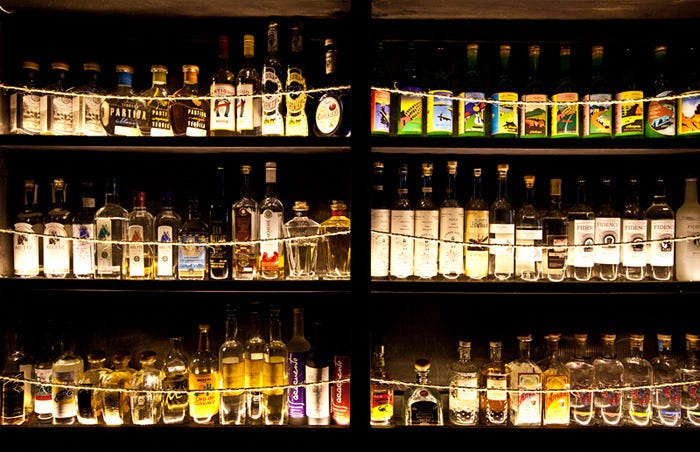 Mezcalshelf