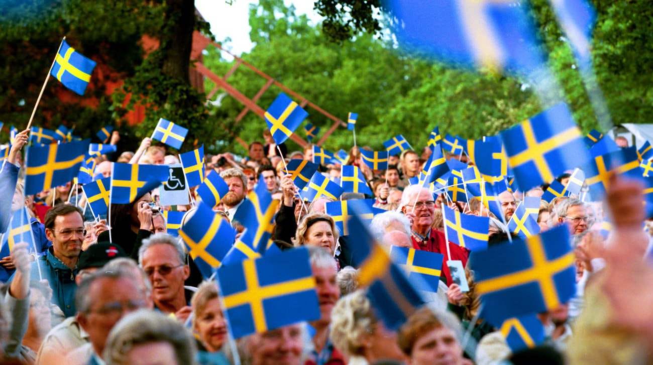 SWEDISH SYMBOLOGY — THE KING, THE FLAG AND THE DAY | by David Goldsmith |  Medium