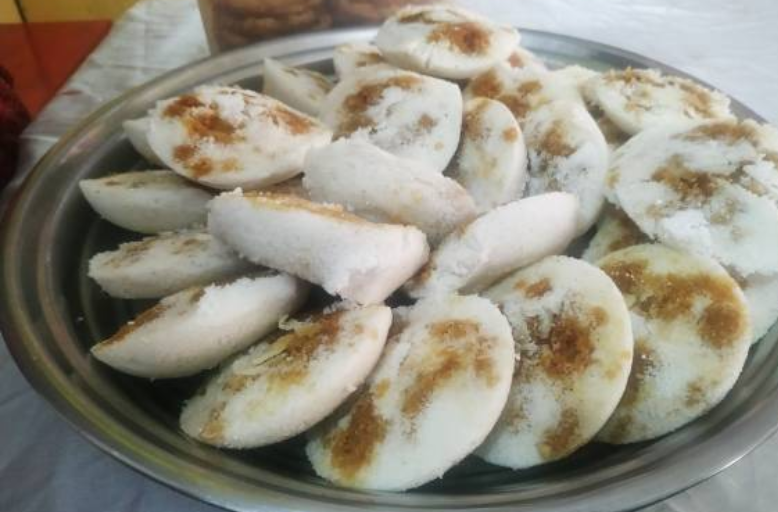 Bangladeshi Chitoi Pitha Recipe for Delicious Festive Delights | by  foodfusionjourney | Medium