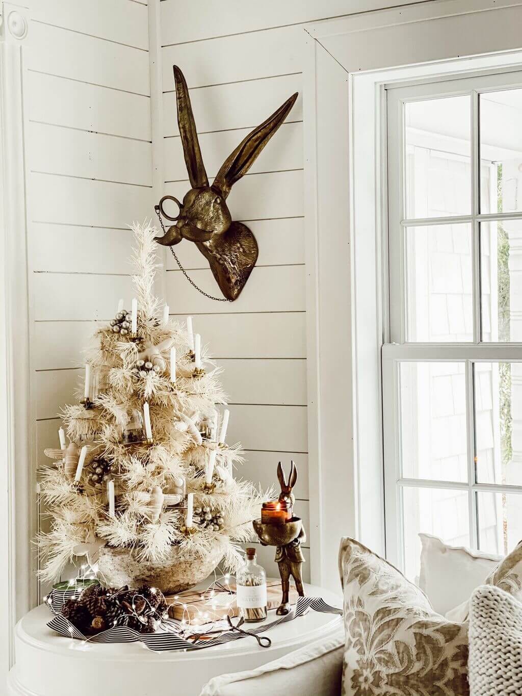 30 Best White Christmas Tree Ideas of 2022 to Help You Decorate