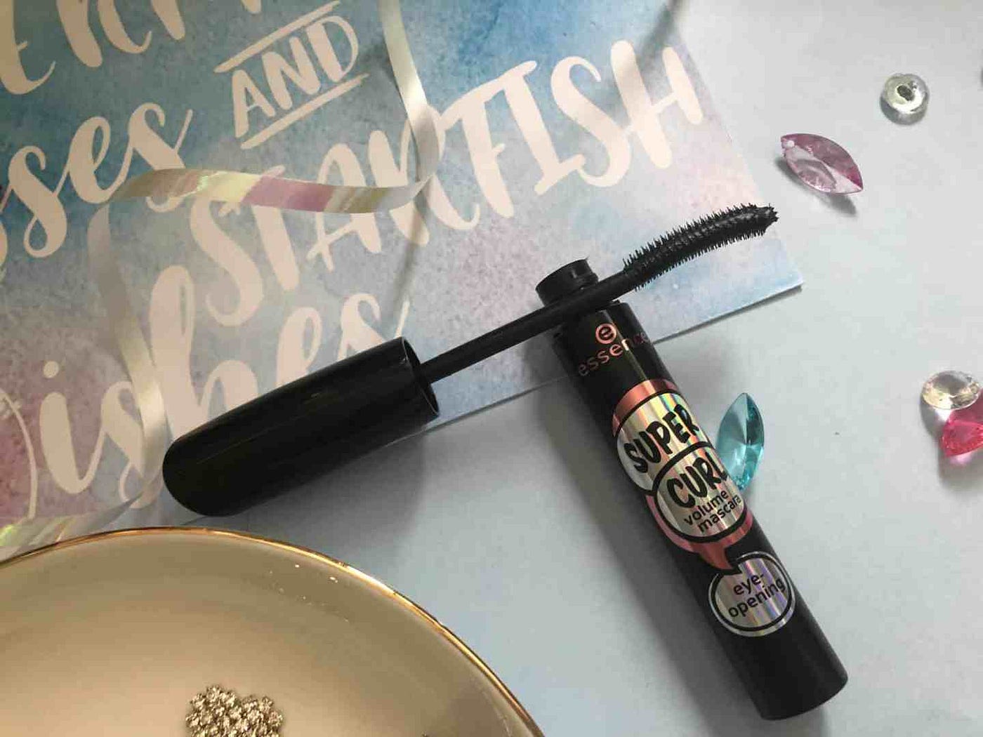 Get amazing long curly lashes with Essence Super Curl Volume mascara | by  Kathy Cakebread | Medium