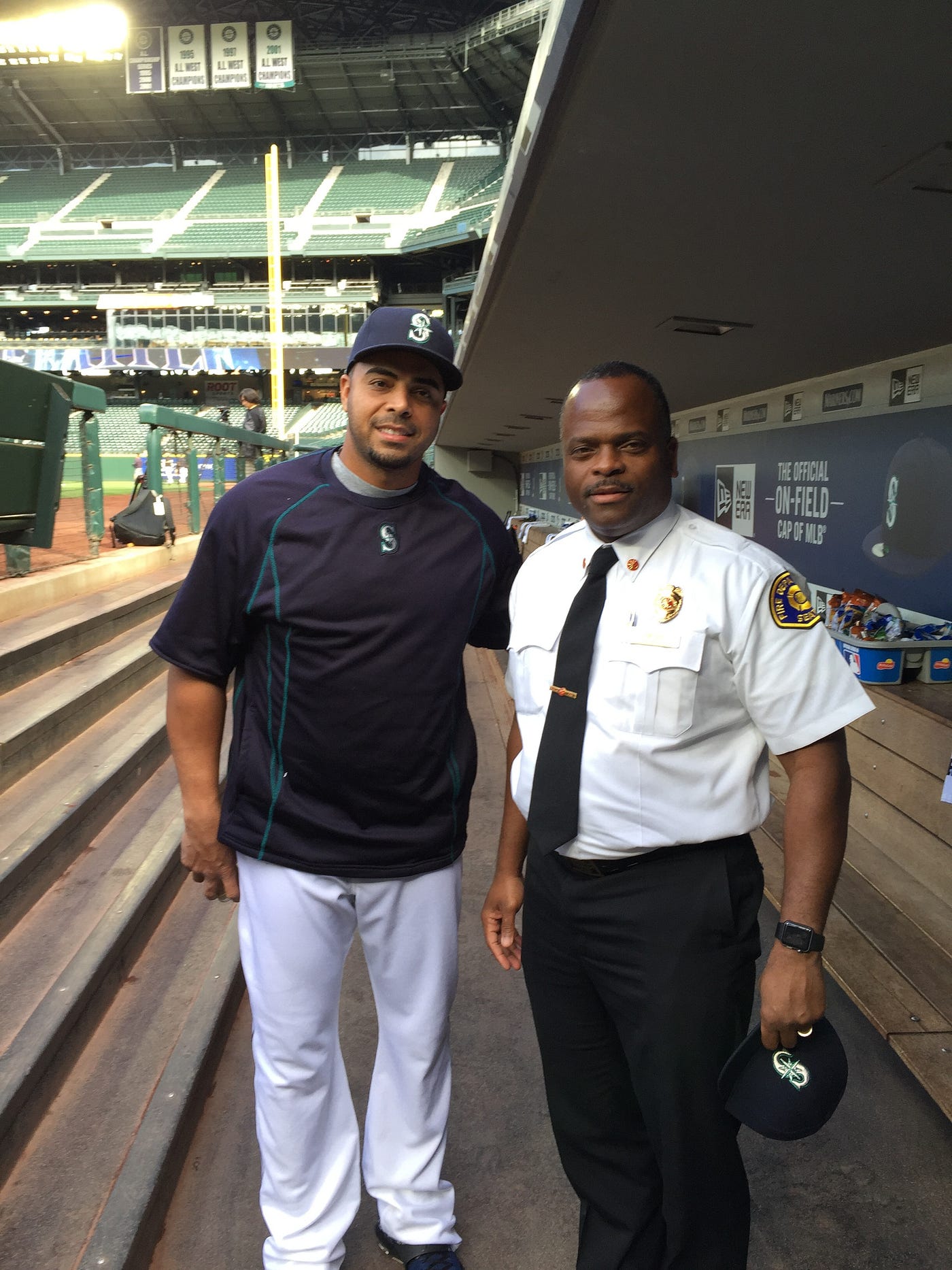 Seattle Fire Donates Equipment to Nelson Cruz's Hometown Fire Department |  by Mariners PR | From the Corner of Edgar & Dave
