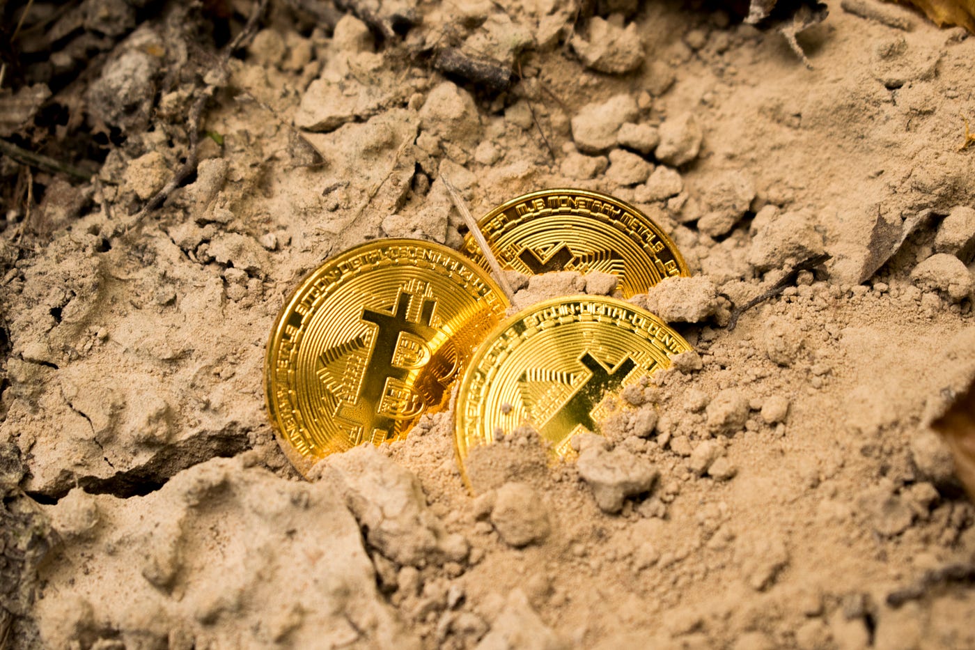 Mining Bitcoin solo: Is it worth challenging the odds? | by Lumerin  Protocol | Lumerin Blog | Medium