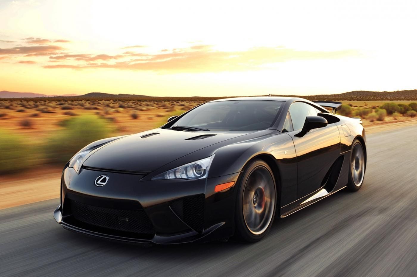 The Lexus LFA: An Amazing Blend of Power and Luxury