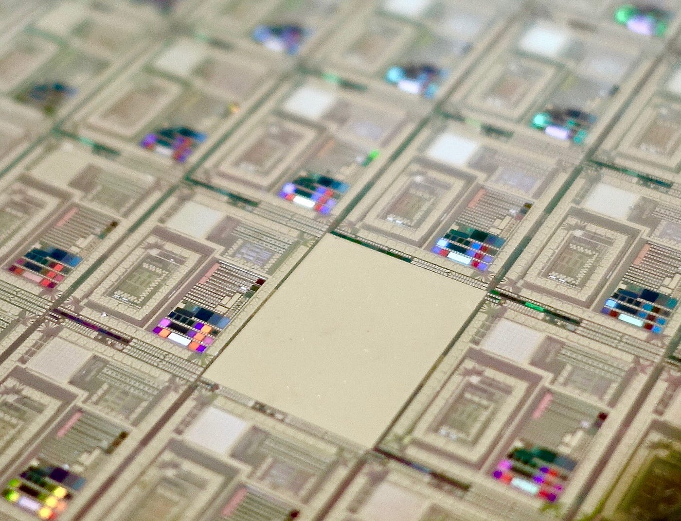 量子電腦會摧毀區塊鏈嗎？. 近期Google 發表了他們最新的量子計算機… | by Tino Lin | Flowchain Knowledge  Camp | Medium