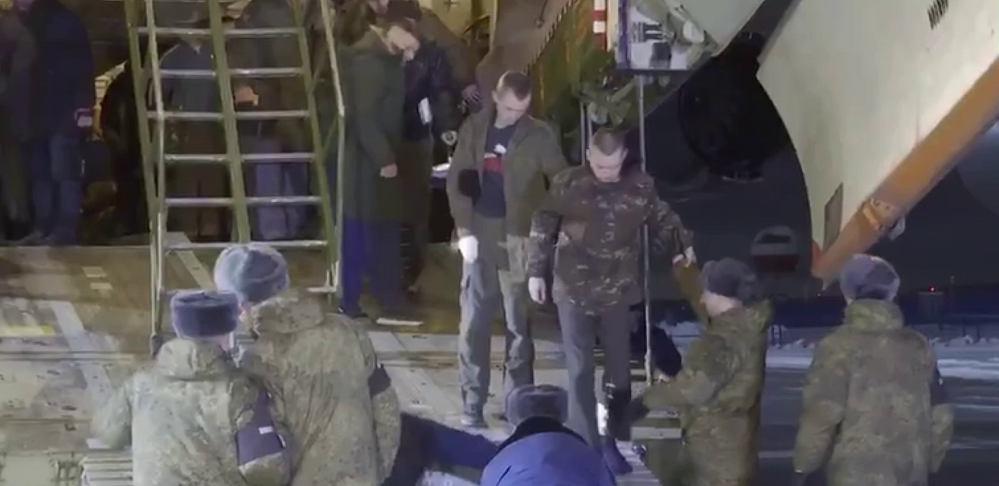 Izmučeni Rusi konačno se vraćaju kući (VIDEO)