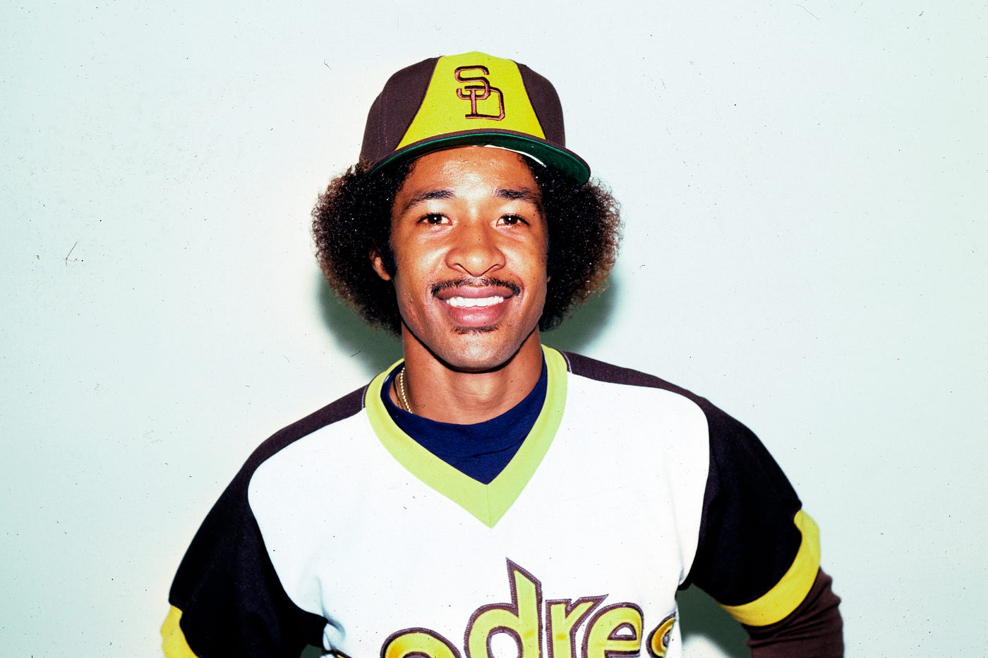 Ozzie Smith's barehanded play, 04/20/1978