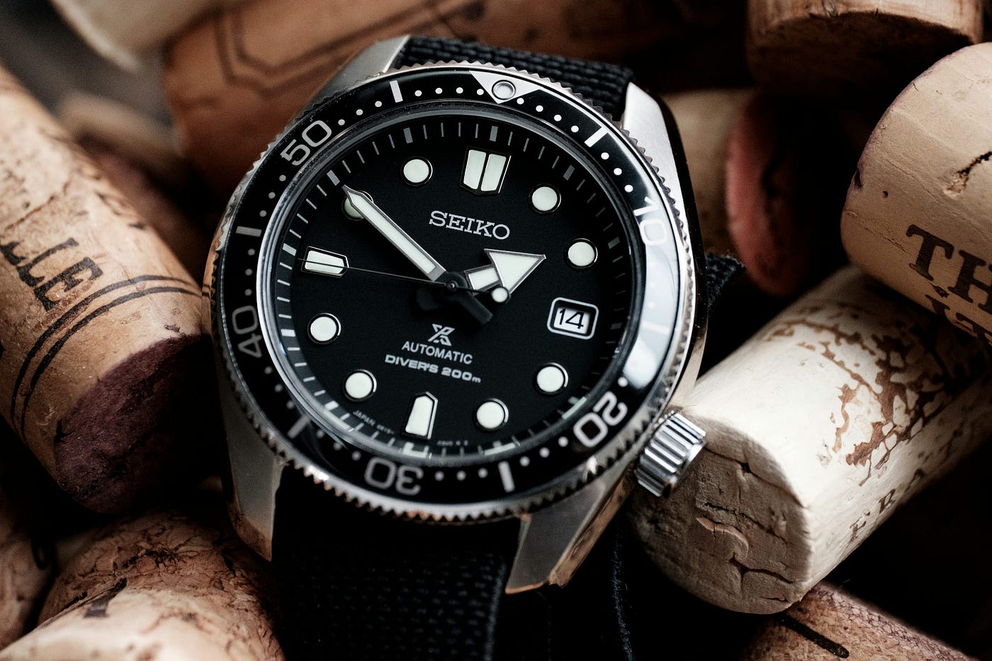 Very cool watch (not mine) by Luiz Neto vi Unsplash.