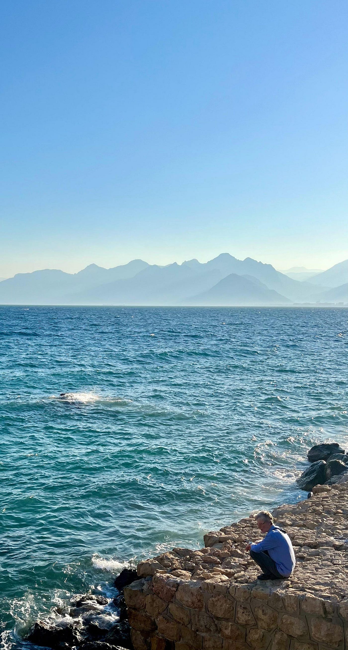Deniz Görünce Neden Uzaklara Dalıp Gideriz?