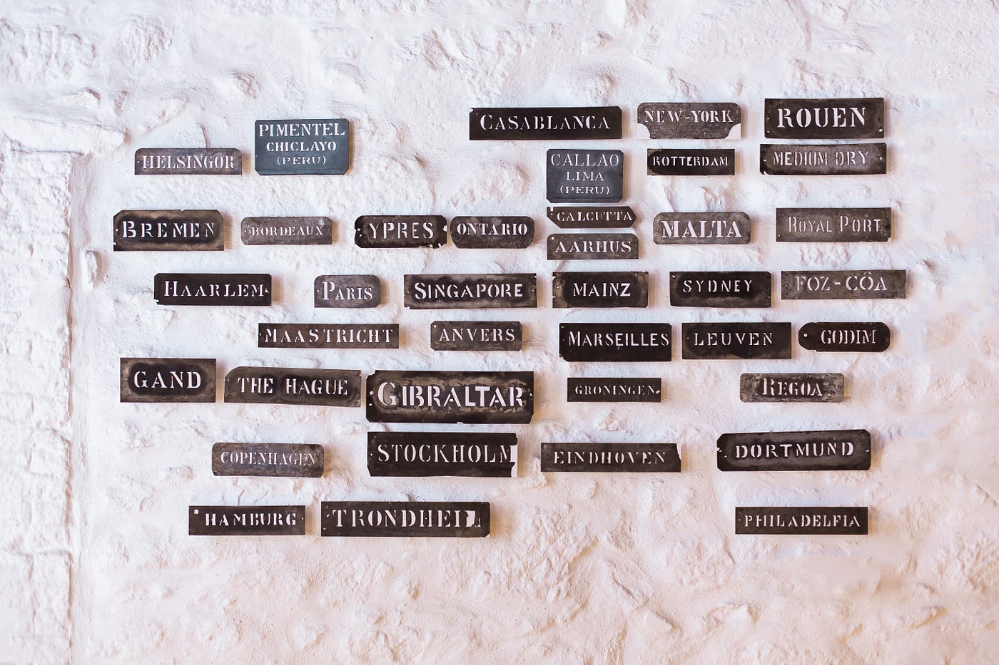 ビットコインとイーサリアムの現在地は？. 何が同じで何が違うのか整理してみた | by RT | Aerial Partners | Medium