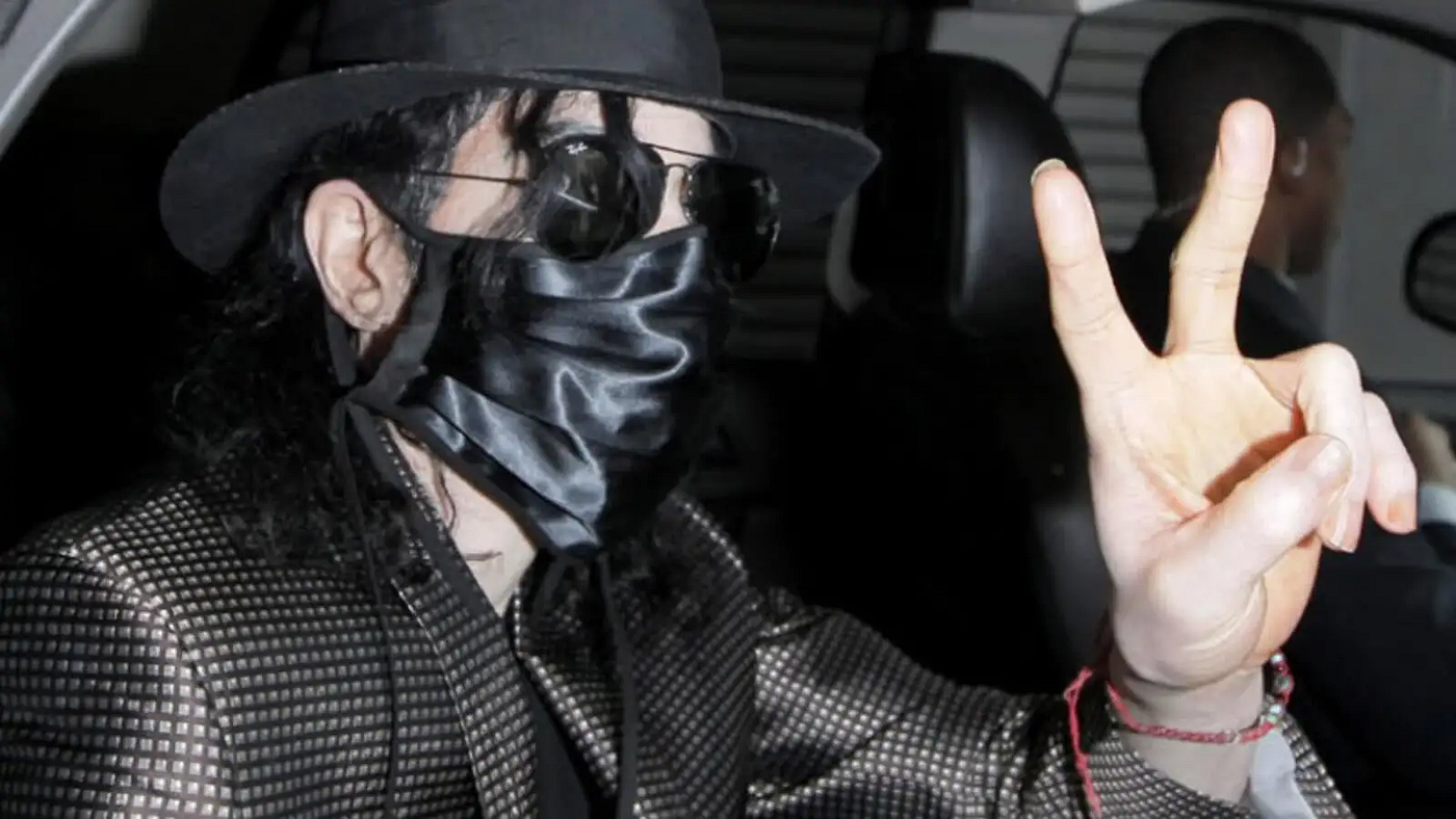 Why did Michael Jackson wear a face mask | by Obeawords | Medium