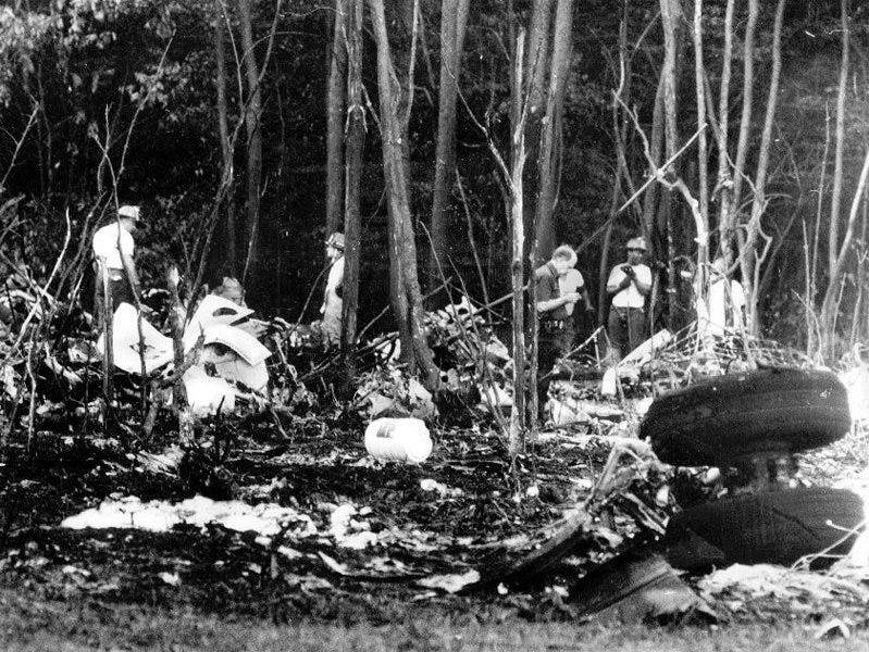 Moment of Silence: The crash of Midwest Express flight 105 | by