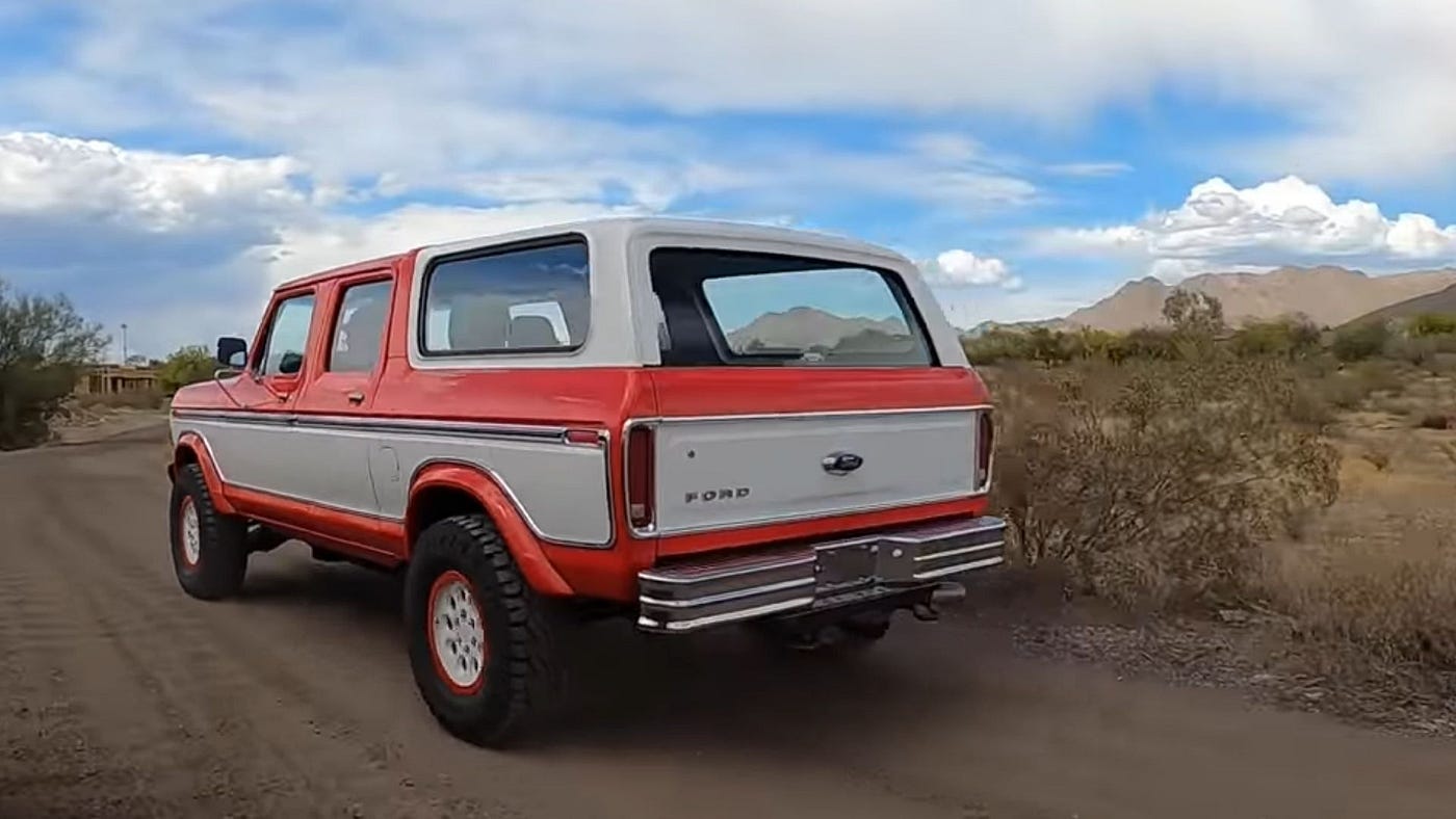 Ford Raptor Can't Jump Like the General Lee [VIDEO]