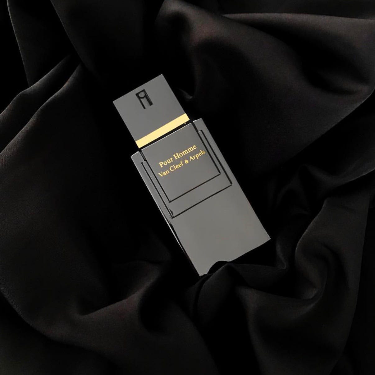 Dark Perfume Scents: Dark Temptation You Can't Resist