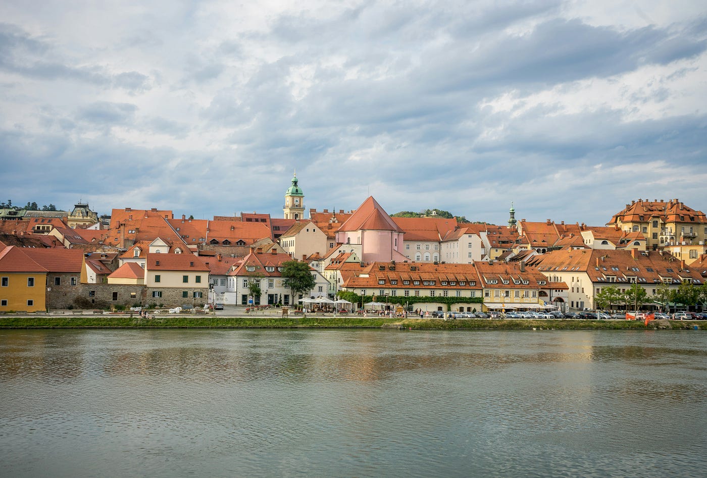 Photo by Leonhard Niederwimmer on Unsplash