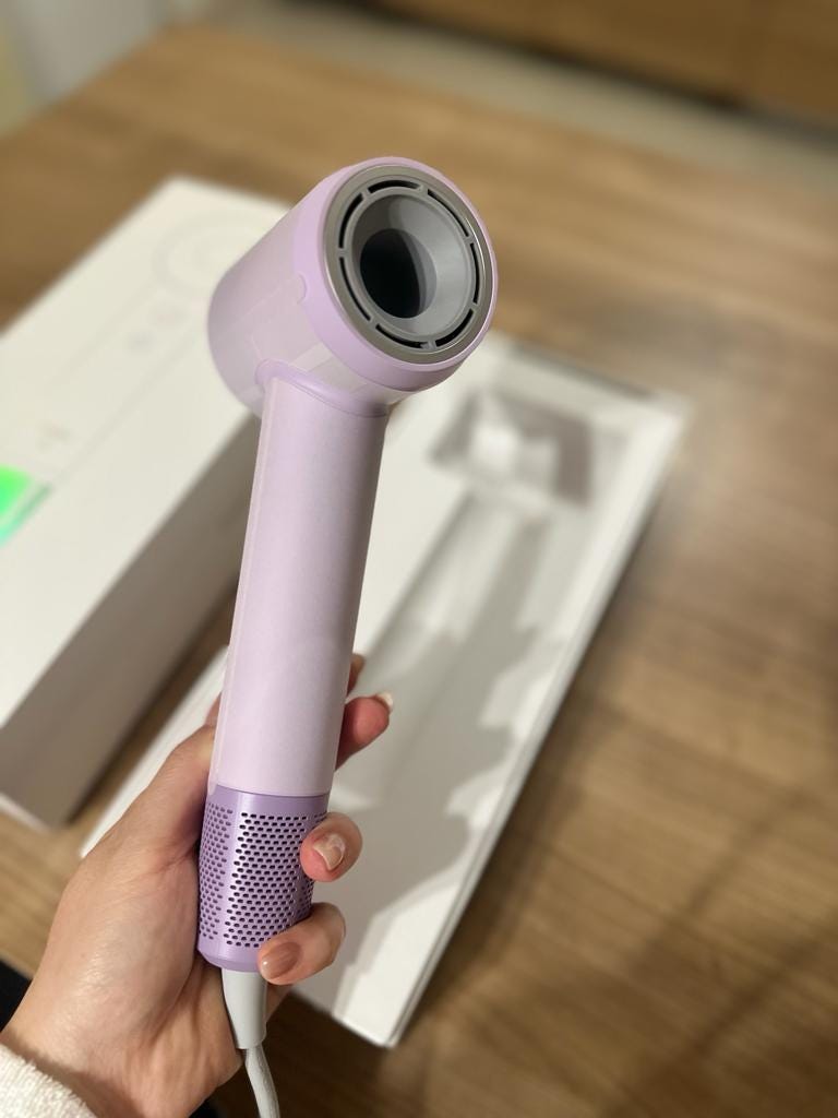 Laifen SE Hair Dryer Review 2023: How It Compares to the Dyson Supersonic