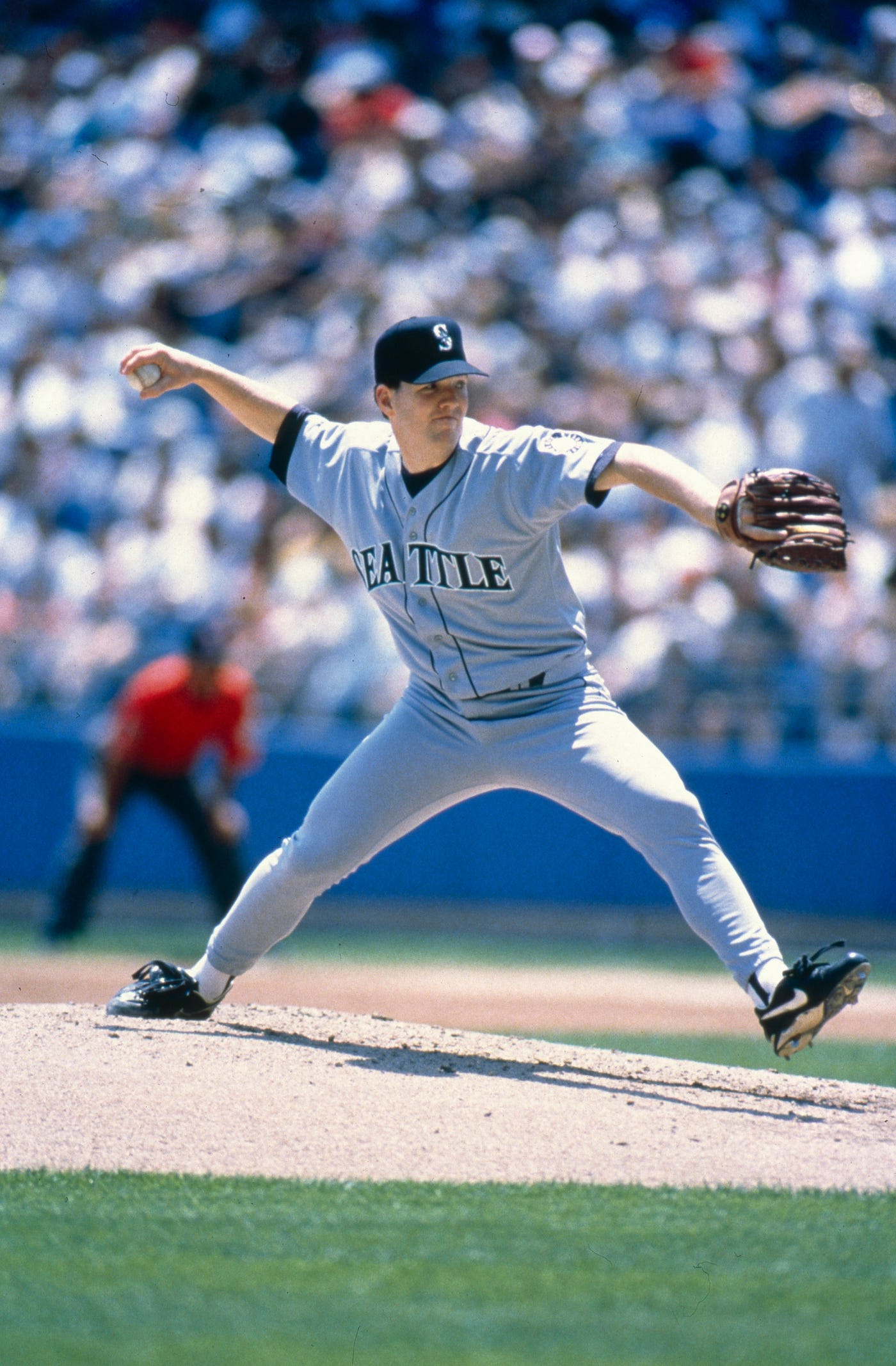 Like in 1995, Jay Buhner believes Mariners can aim higher than