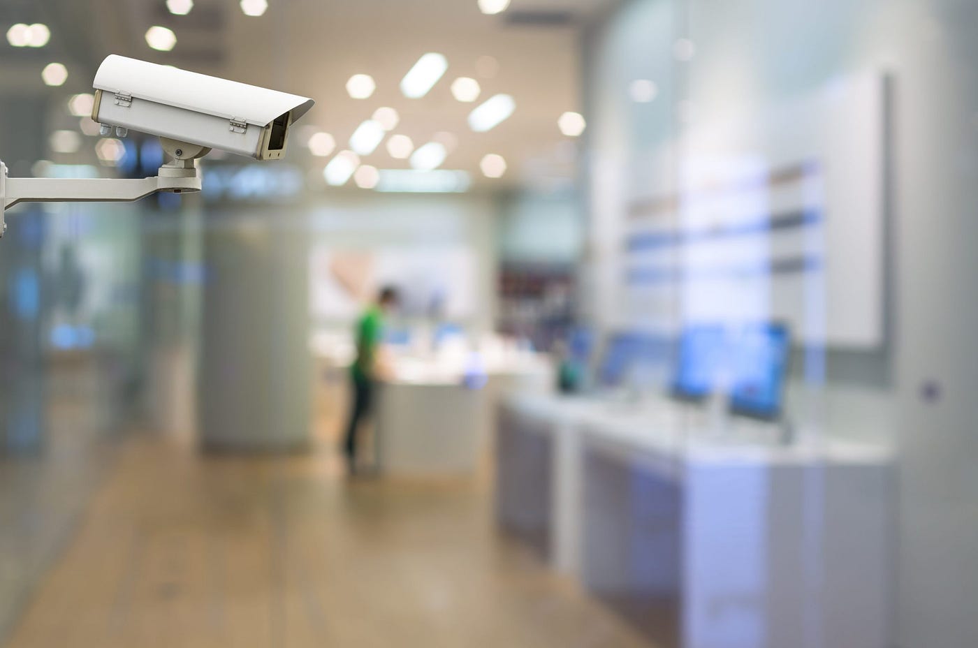 Legislação Brasileira Sobre o Uso de Câmeras de CFTV: Regulamentações em Áreas Públicas e Privadas