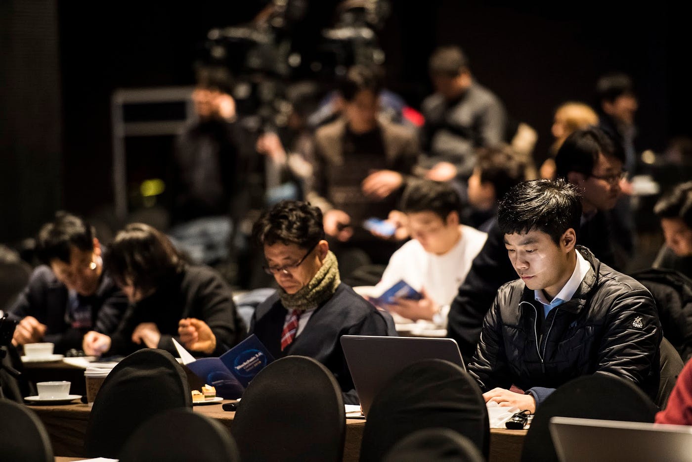 비트코인과 이더리움을 뛰어넘을 블록체인 3.0 시대. 거번테크와 사단법인 한국블록체인산업진흥협회(KBIPA)는 2018년… | by  Color Platform | 컬러 플랫폼 | Medium