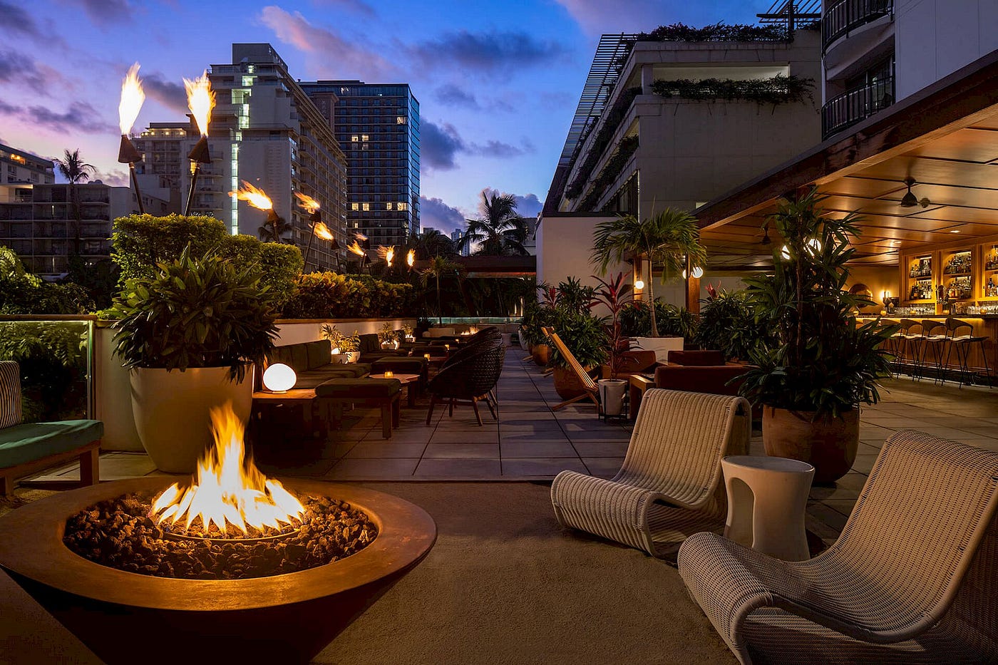 We Almost Missed Waikiki’s Most Romantic Rooftop Bar. It Ended Up Being the Highlight of Our Trip
