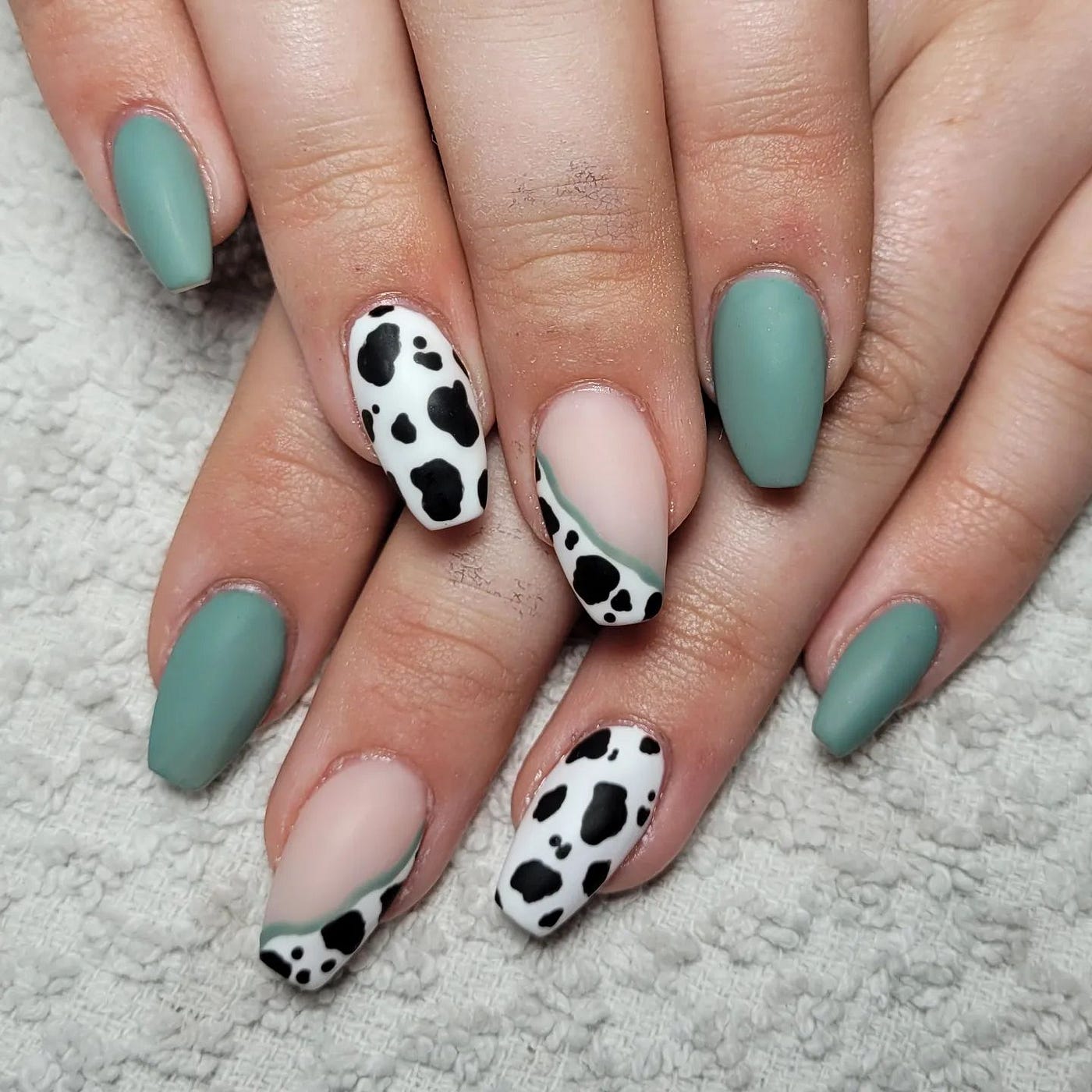 Sage Green Pastel Nails That Shine