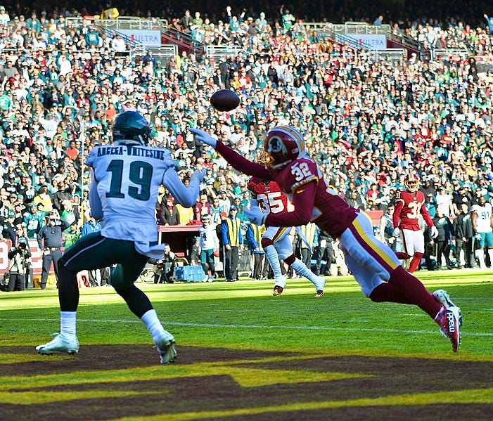 Quintin Mikell Philadelphia Eagles autographed 8x10 football photo