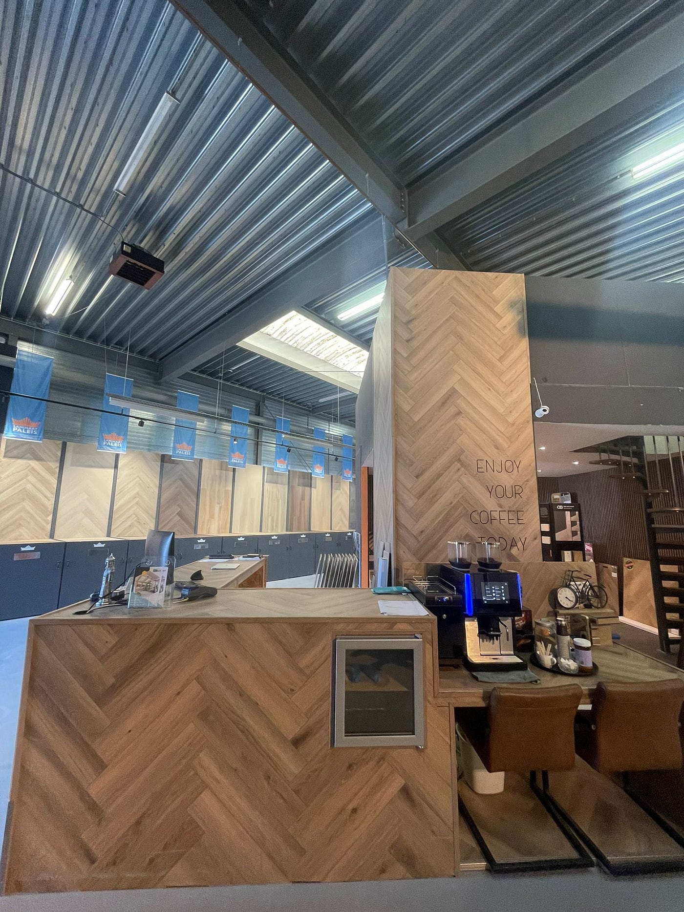 Floer Visgraat Klik PVC Vloer: Trendy, Duurzaam en Eenvoudig te Installeren
