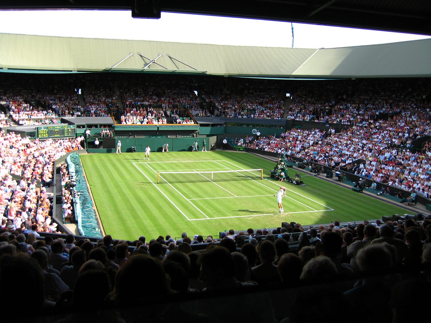 Weekend in Wimbledon: Linda Noskova and Jannik Sinner Bring Home the Hardware
