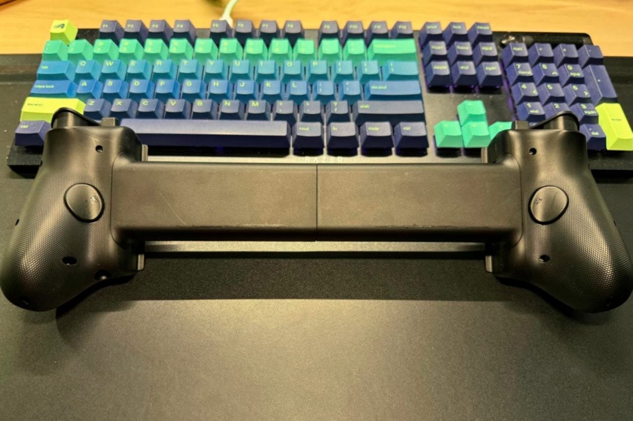 Razer Kishi V3 Pro XL REVIEW A Pro Controller Built for Large