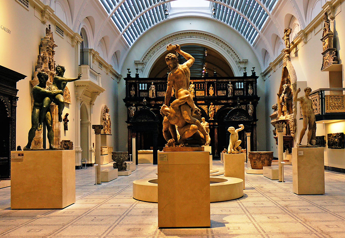 victoria and albert museum statues