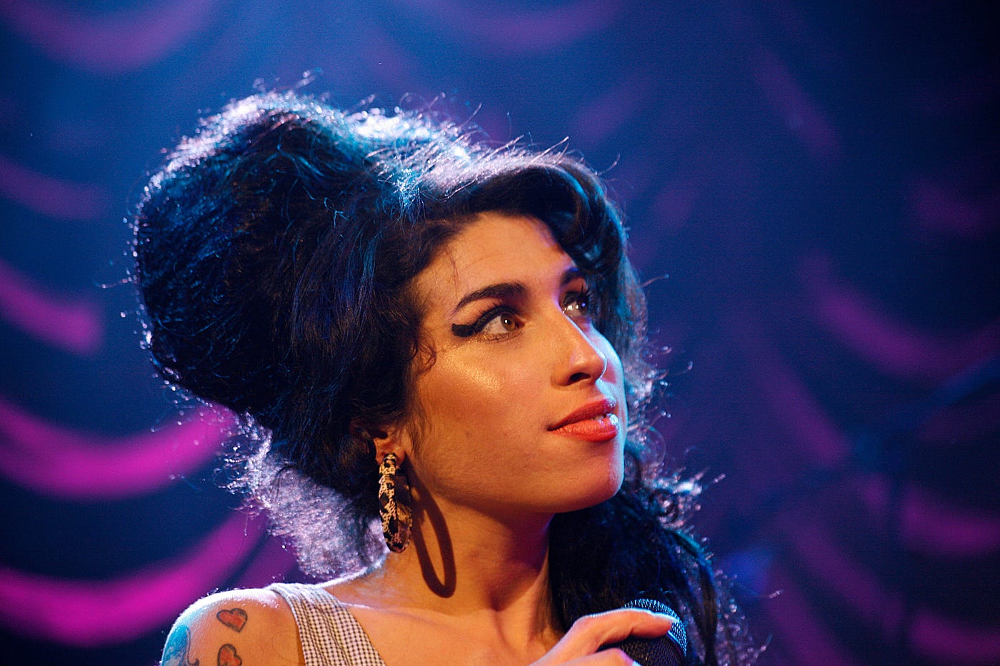 A Career Retrospect: Amy Winehouse | by KRA | Medium
