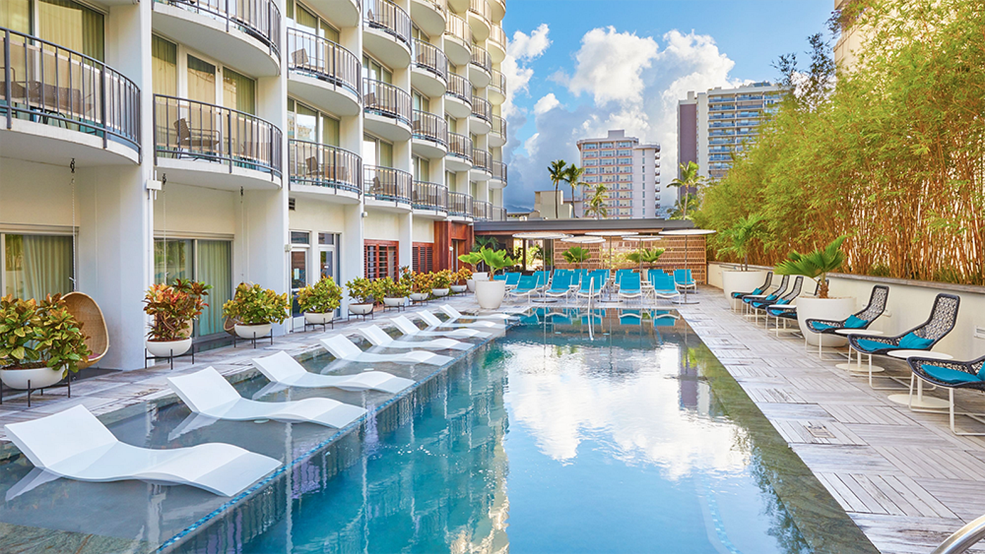 I Researched the Best Waikiki Hotels for a Couples Trip.