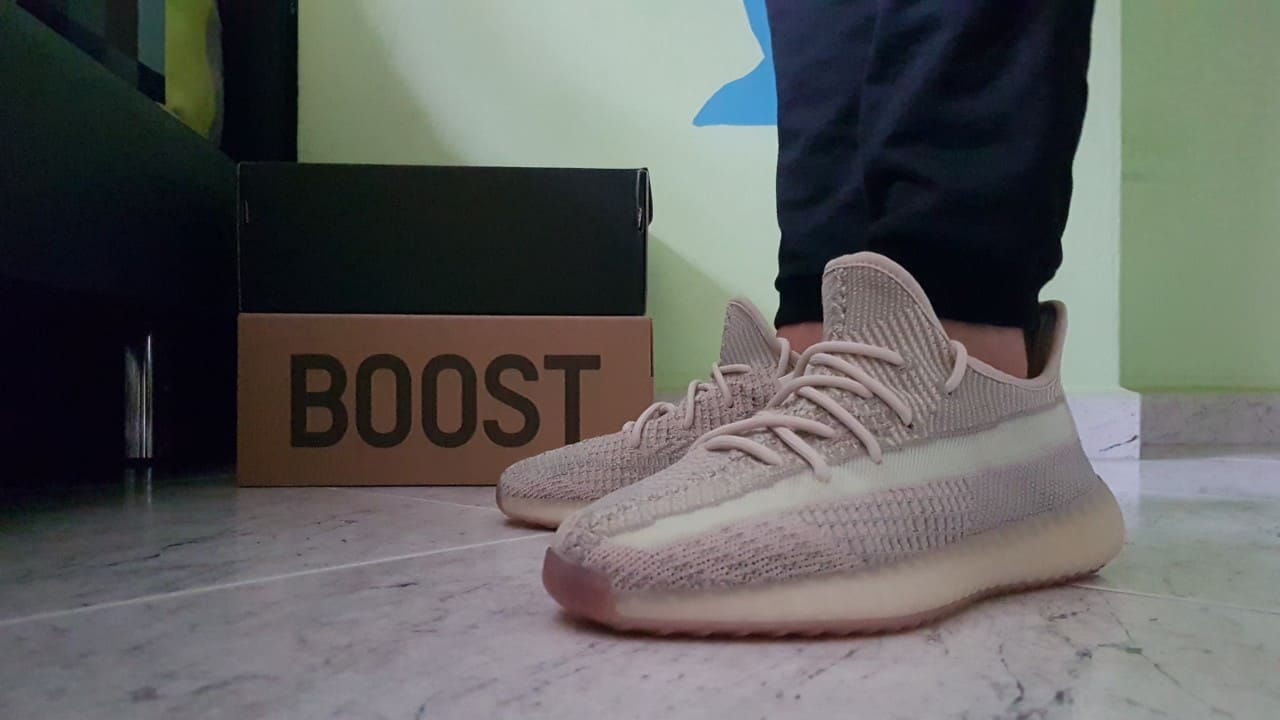 A veces triunfante Capataz Adidas Yeezy Boost 350 V2 — HONEST Sneaker Review | Honest Soles | by Nigel  Ng | Medium