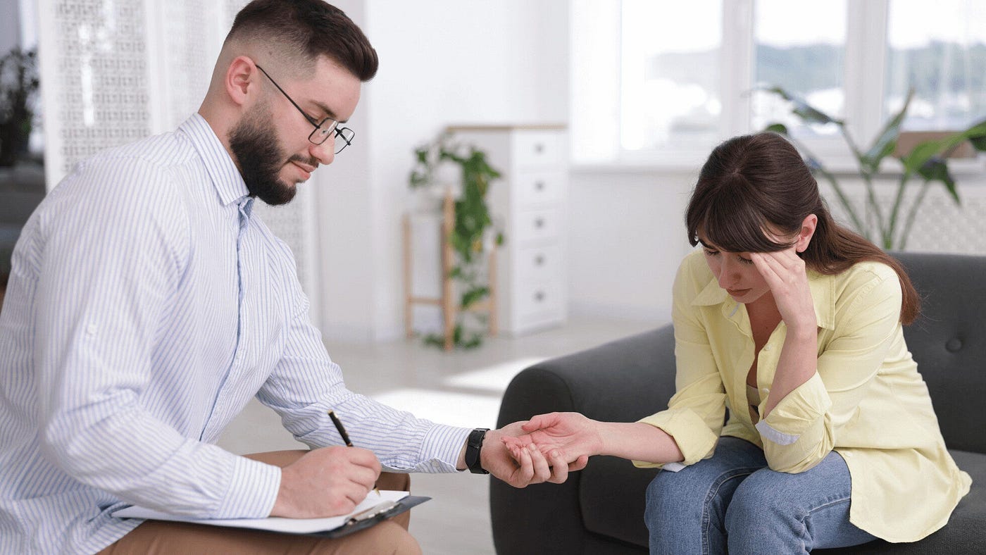 A members-only medical concierge service is a private healthcare model where you pay a regular…