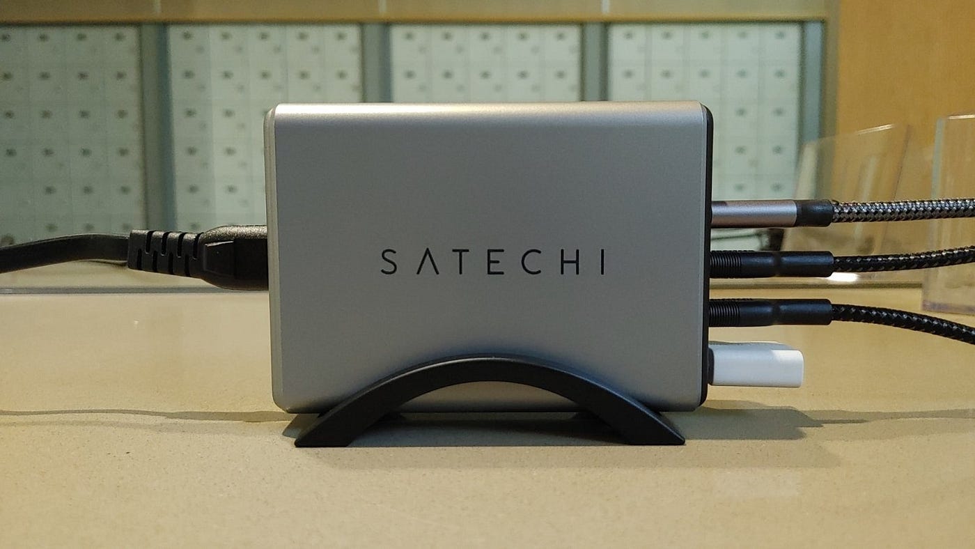 konkurrenter Baglæns velgørenhed Satechi ST-UC165GM 165W USB-C 4 Port PD GAN Charger Review | by Brendan  Frye | CGMagazine | Medium