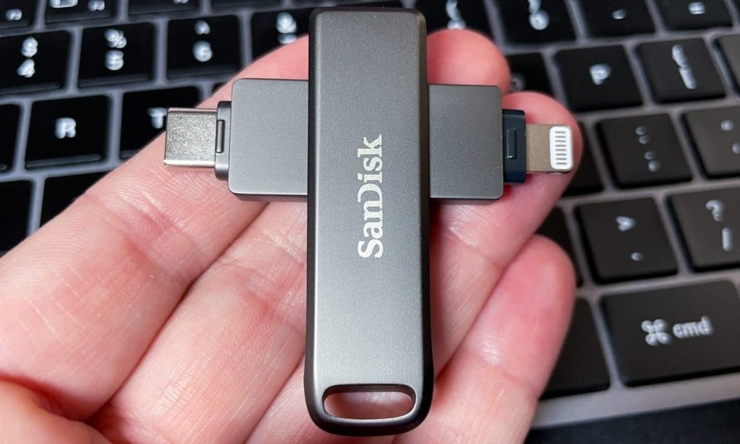 SanDisk iXpand Flash Drive Luxe REVIEW | MacSources | by MacSources | Medium
