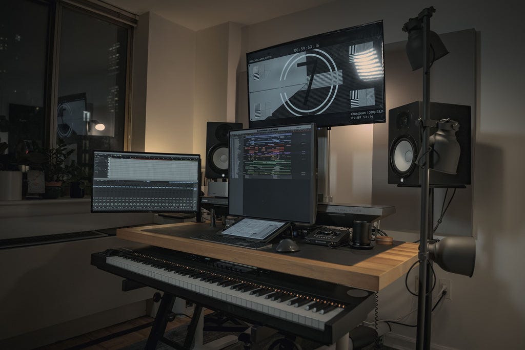 How to Organize Studio Monitors in a Home Studio: Expert Tips