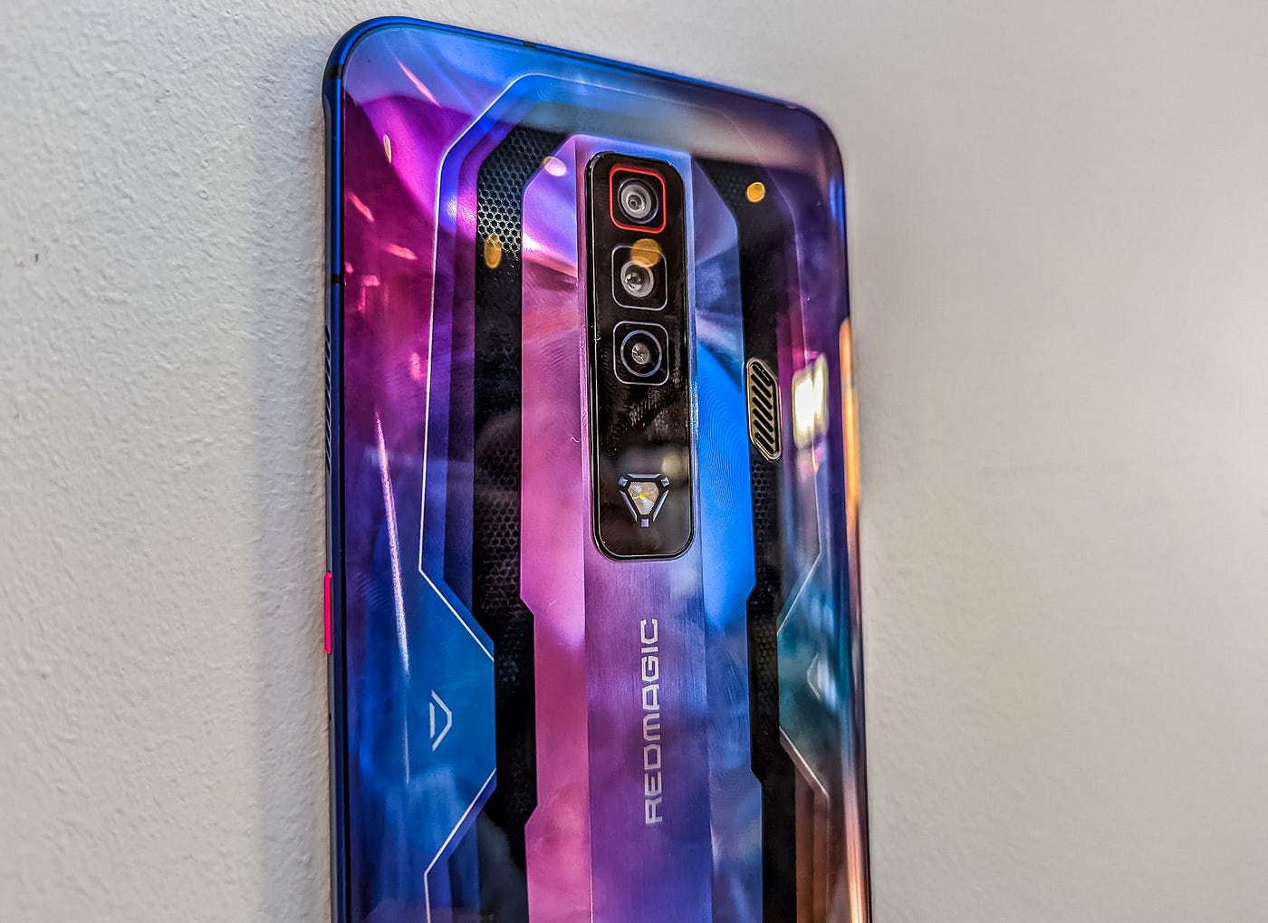 Redmagic 7 Review — Active cooling allows the Snapdragon 8 Gen 1