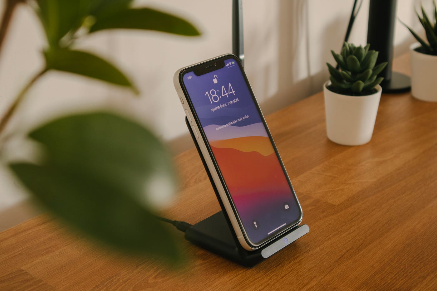 Best wireless charger phone holders 2022