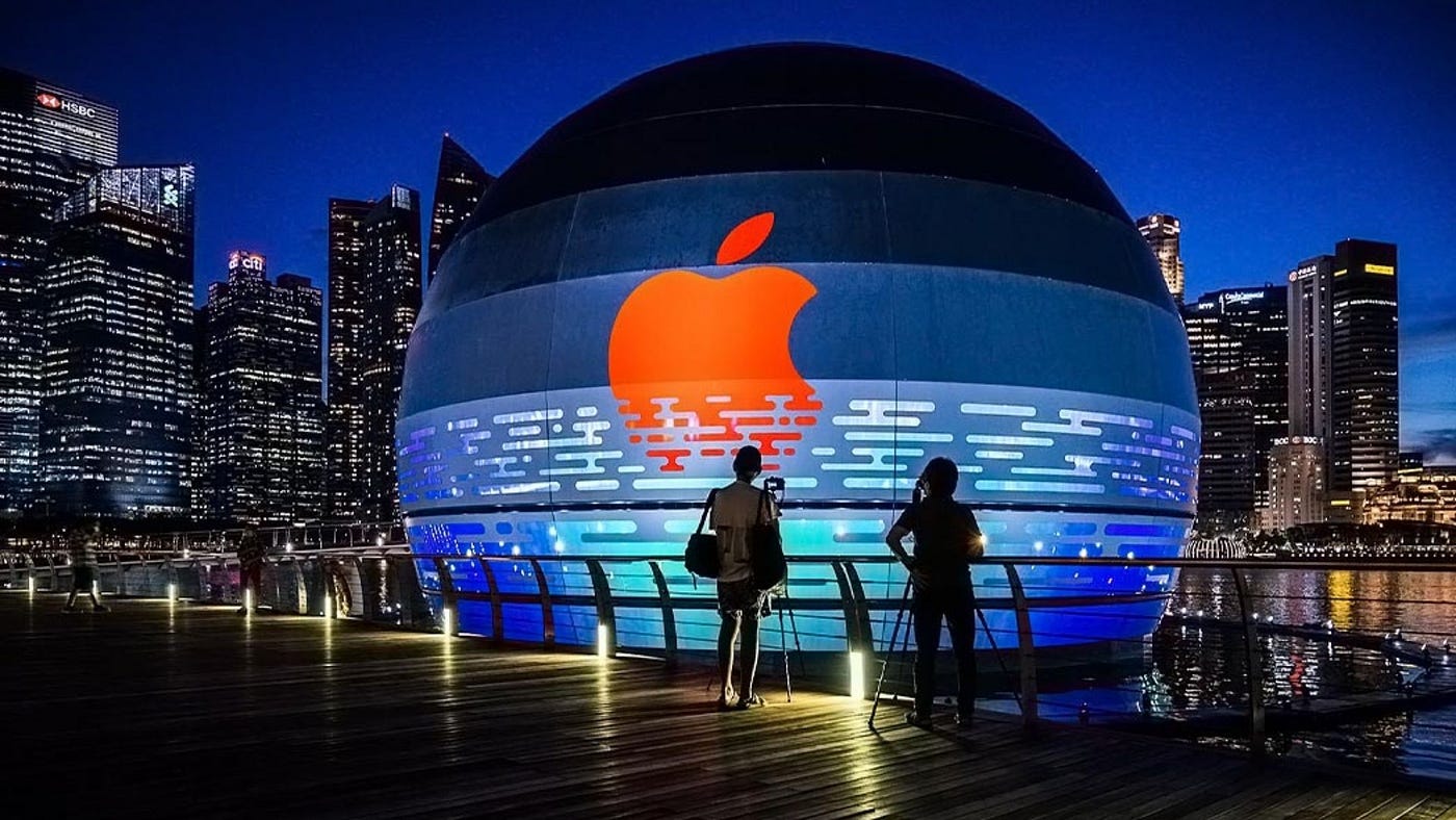 What Singapore's first Apple Store looks like