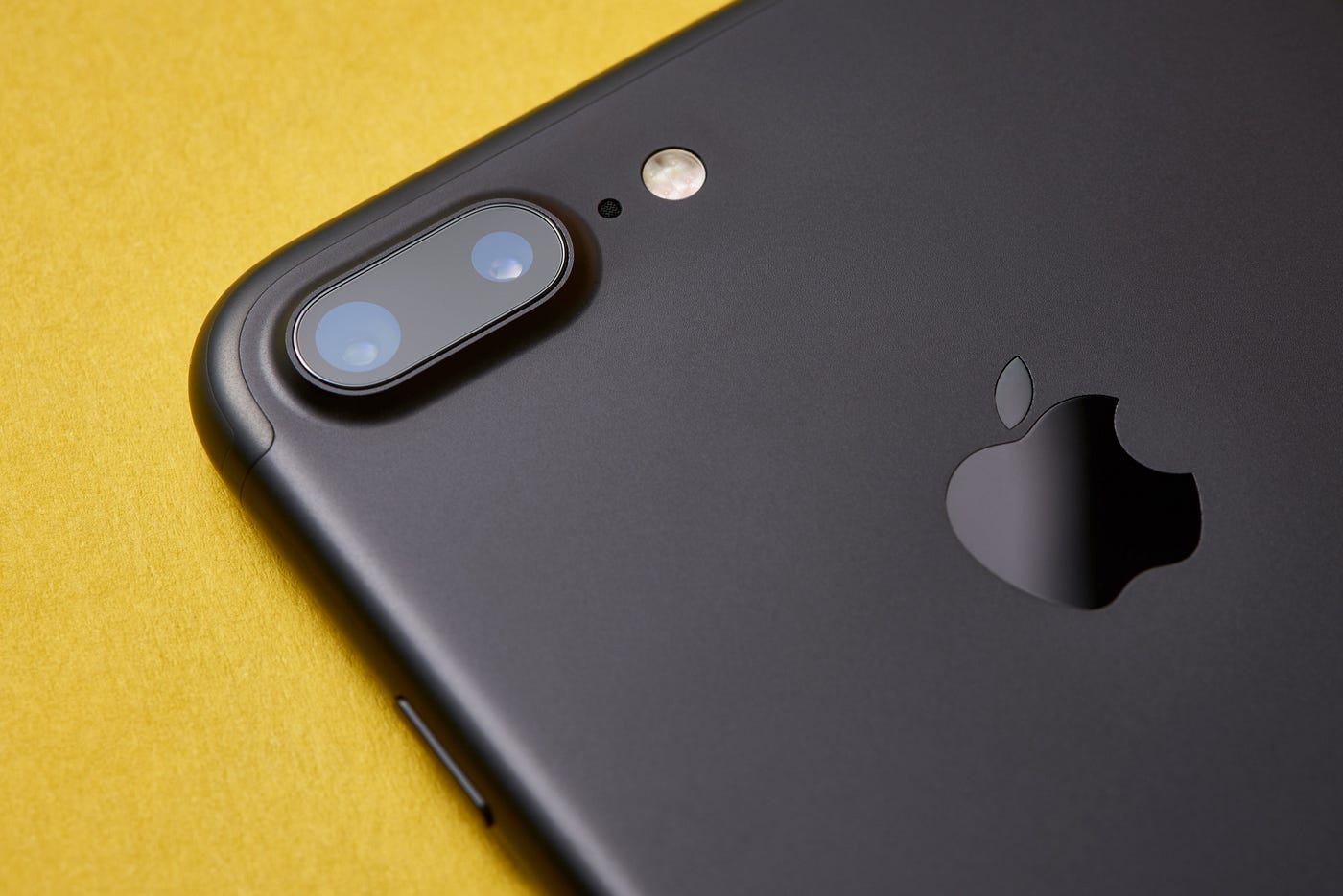 iPhone 7+ Review 2019: Upgrade or Remain | by Emilio Salinas | Rockford  Geek | Medium